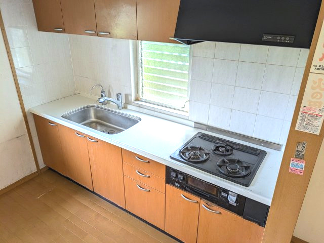 大網白里市季美の森南2　中古戸建のキッチン|平成18年5月築 5LDK季美の森ゴルフ場のある分譲地 都市ガス上下水 駐車2台 容認事項あり