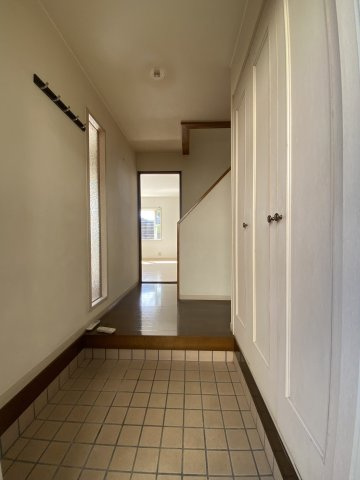 広島市佐伯区藤の木２丁目の中古一戸建の玄関