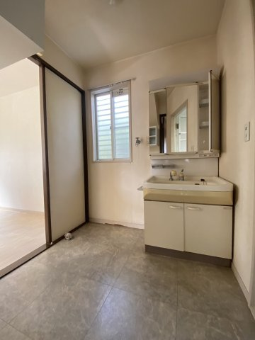 広島市佐伯区藤の木２丁目の中古一戸建の洗面所