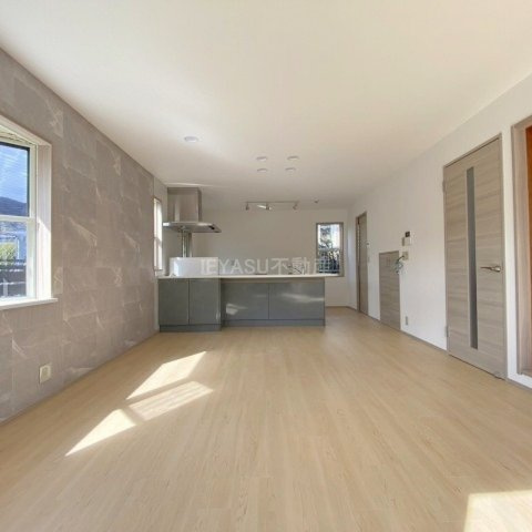 広島市佐伯区藤の木２丁目の中古一戸建の居間・リビング