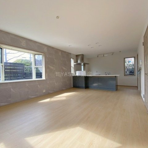 広島市佐伯区藤の木２丁目の中古一戸建の居間・リビング