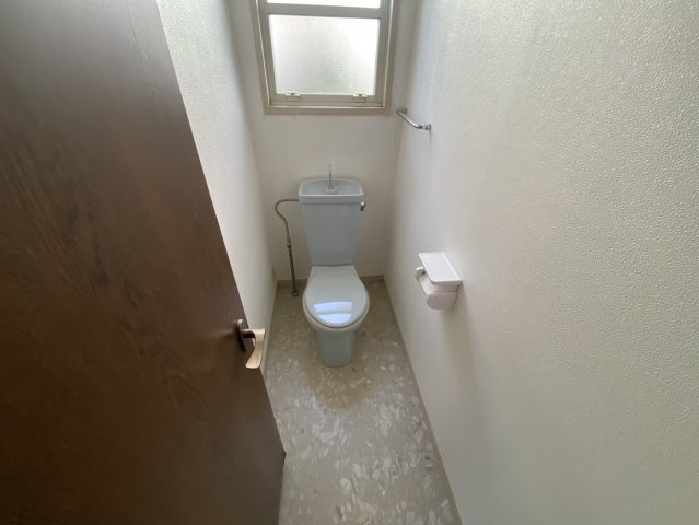 広島市佐伯区藤の木２丁目の中古一戸建のトイレ