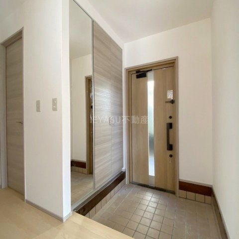 広島市佐伯区藤の木２丁目の中古一戸建の玄関