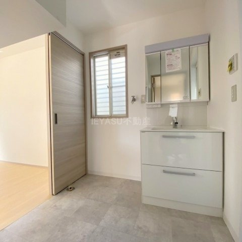 広島市佐伯区藤の木２丁目の中古一戸建の洗面所