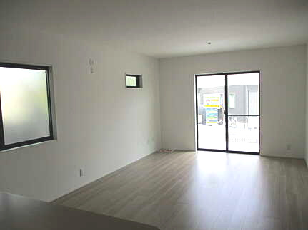 廿日市市新宮1丁目の居間・リビング