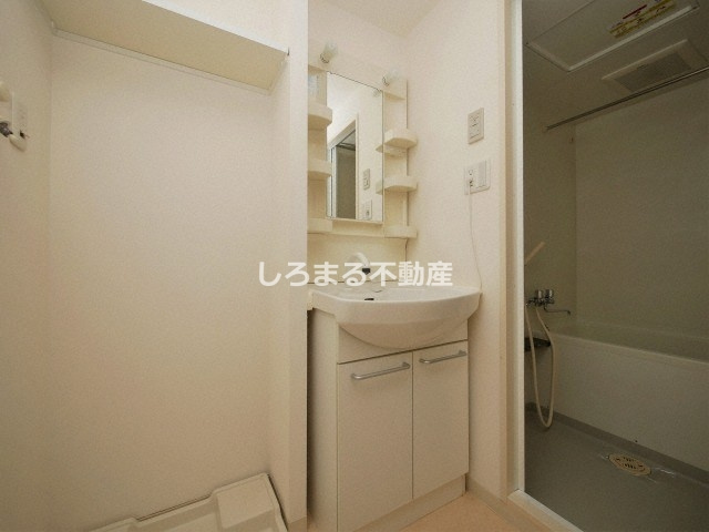 SWISS梅田東の洗面所