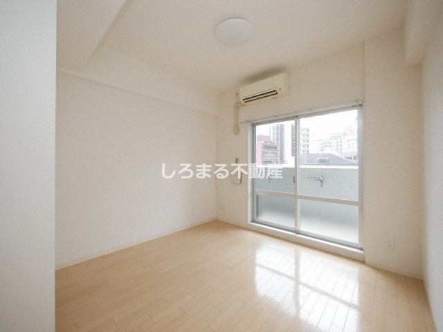 SWISS梅田東の居間・リビング