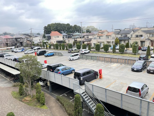 リンク・シティ小手指A棟の駐車場