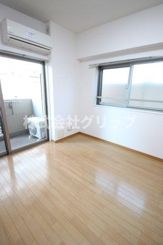 エクセリア横浜の洋室