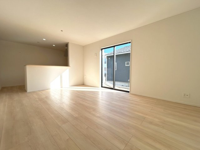 クワイエ　丹羽郡扶桑町南山名第4　全2区画分譲の前面道路含む現地写真|「現地（2025年10月2日）撮影」　
■前面道路　
■ヤマダ不動産　株式会社リライフ