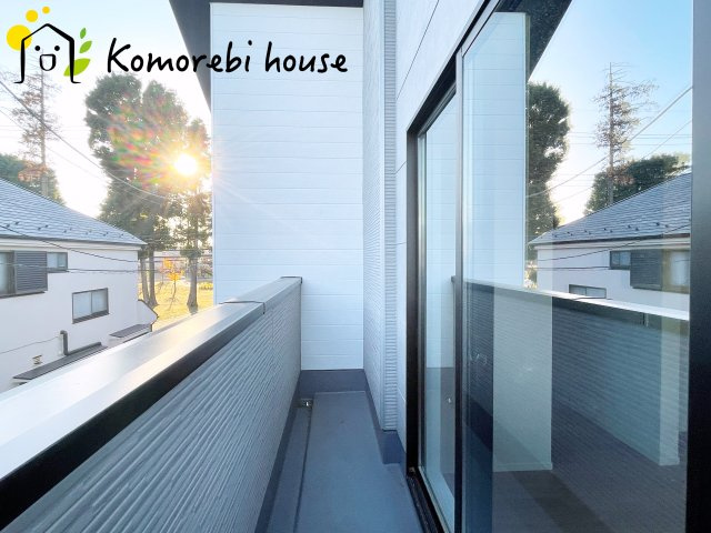 さいたま市西区内野本郷　7期　新築一戸建て　リガーレ　01のバルコニー|バルコニーからの眺めを楽しみながら食事をしませんか