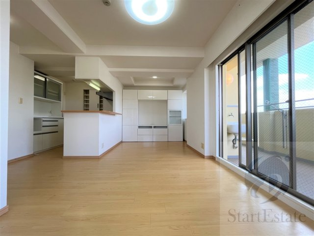 【居間・リビング】 | ドルチェグラン山坂 | 賃貸借契約前のお部屋の画像です。