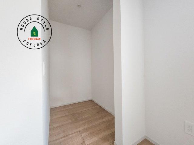 福岡市東区香椎2丁目第3-2棟（1号棟）　の収納|洋服や大きな荷物が多い方や人数の多いご家族などは、一般的なクローゼットよりもウォークインクローゼットのほうが使い勝手が良いです。