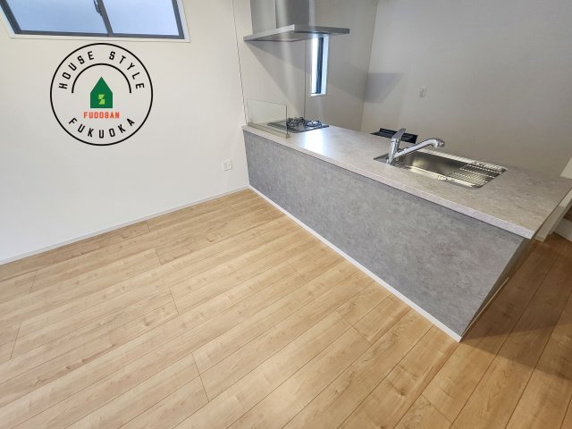 福岡市東区香椎第3-2棟（1号棟）　の内観：施工例|キッチンから立ち込める香りが今日の料理を期待させます。