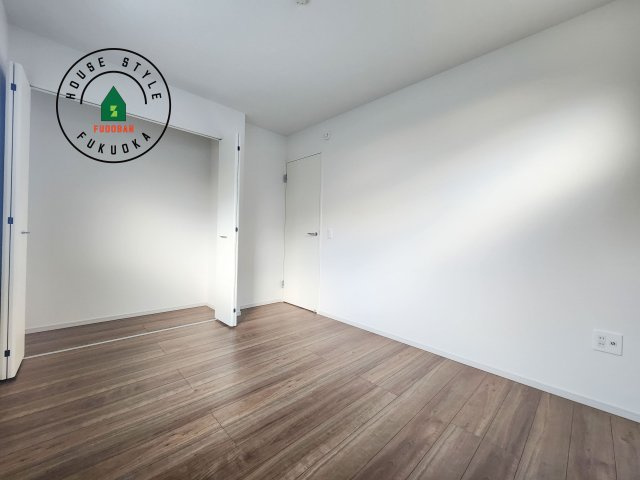 福岡市東区香椎第3-2棟（2号棟）　の内観：施工例|穏やかな光が差し込む室内には、穏やかな時間が流れます。