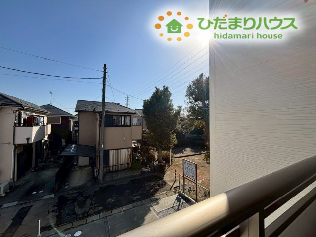 鴻巣市東　第4　新築一戸建て　リーブルガーデン　01の展望|バルコニーからは、周辺の閑静な住宅街を一望できます！
視界を遮るような高い建物がなく、開放感のある眺望を楽しめます。
毎日、静かで落ち着いた環境で過ごすことができますね。