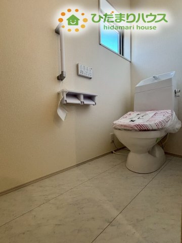 鴻巣市東　第4　新築一戸建て　リーブルガーデン　01のトイレ|1階と2階の2カ所にトイレがあります！
朝の忙しい時間帯も、家族みんながスムーズに利用できてストレスがありません！