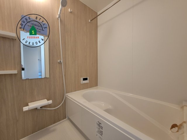 福岡市東区奈多1丁目第2-6棟（1号棟）の内観：施工例|1日の疲れを癒してくれる広々バスルーム。雨の日のお洗濯にも大活躍な浴室乾燥機付です！