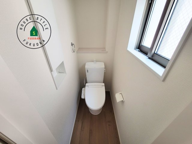 福岡市東区奈多1丁目第2-6棟（1号棟）の内観：施工例|温水洗浄便座を完備しております。2ヶ所にトイレがあるのは朝の慌ただしい時間も安心です。