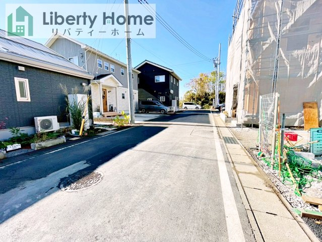 結城市結城第43　新築戸建　5号棟の前面道路含む現地写真