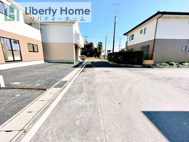 結城市結城第43　新築戸建　5号棟の前面道路含む現地写真