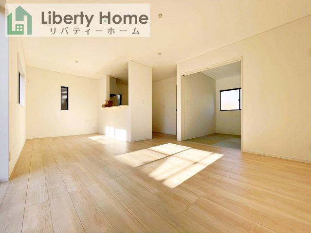 結城市結城第43　新築戸建　5号棟の居間・リビング