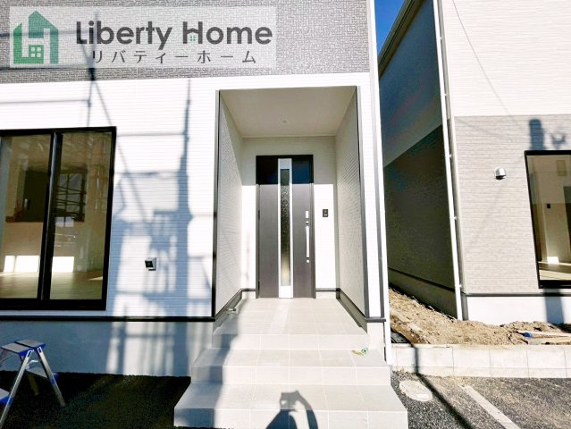 結城市結城第43　新築戸建　5号棟のエントランス