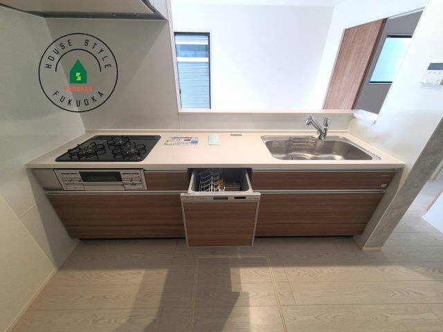 福岡市東区奈多1丁目第2-6棟（3号棟）の内観：施工例|キッチン。グリル・食器洗い乾燥機・浄水器も完備。