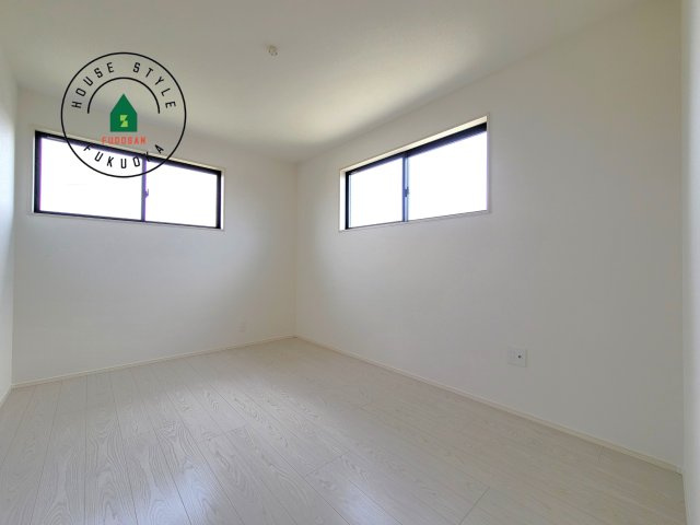 福岡市東区奈多1丁目第2-6棟（4号棟）の内観：施工例|柔らかい陽光が差し込む明るいお部屋を演出する設計。彩光の取れる窓が気持ちの良いお部屋を創り上げます。