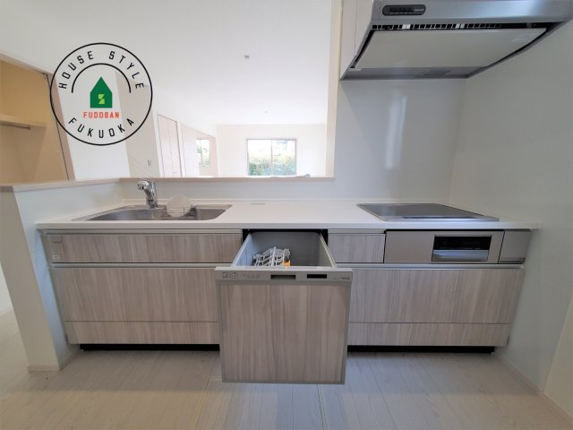 福岡市東区奈多1丁目第2-6棟（4号棟）の内観：施工例|キッチン。グリル・食器洗い乾燥機・浄水器も完備。