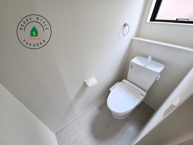 福岡市東区奈多1丁目第2-6棟（5号棟）の内観：施工例|温水洗浄便座を完備しております。2ヶ所にトイレがあるのは朝の慌ただしい時間も安心です。