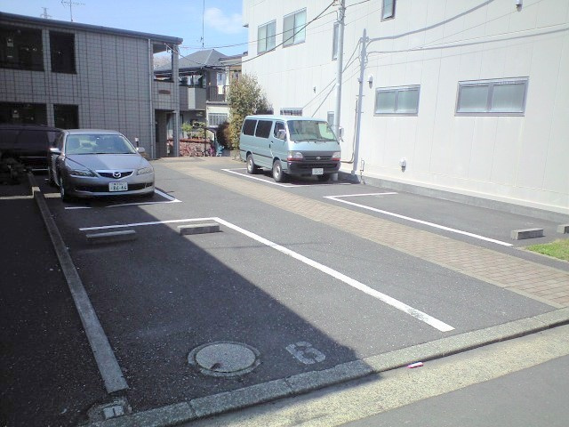 アファブル仲手原の駐車場|敷地内駐車場