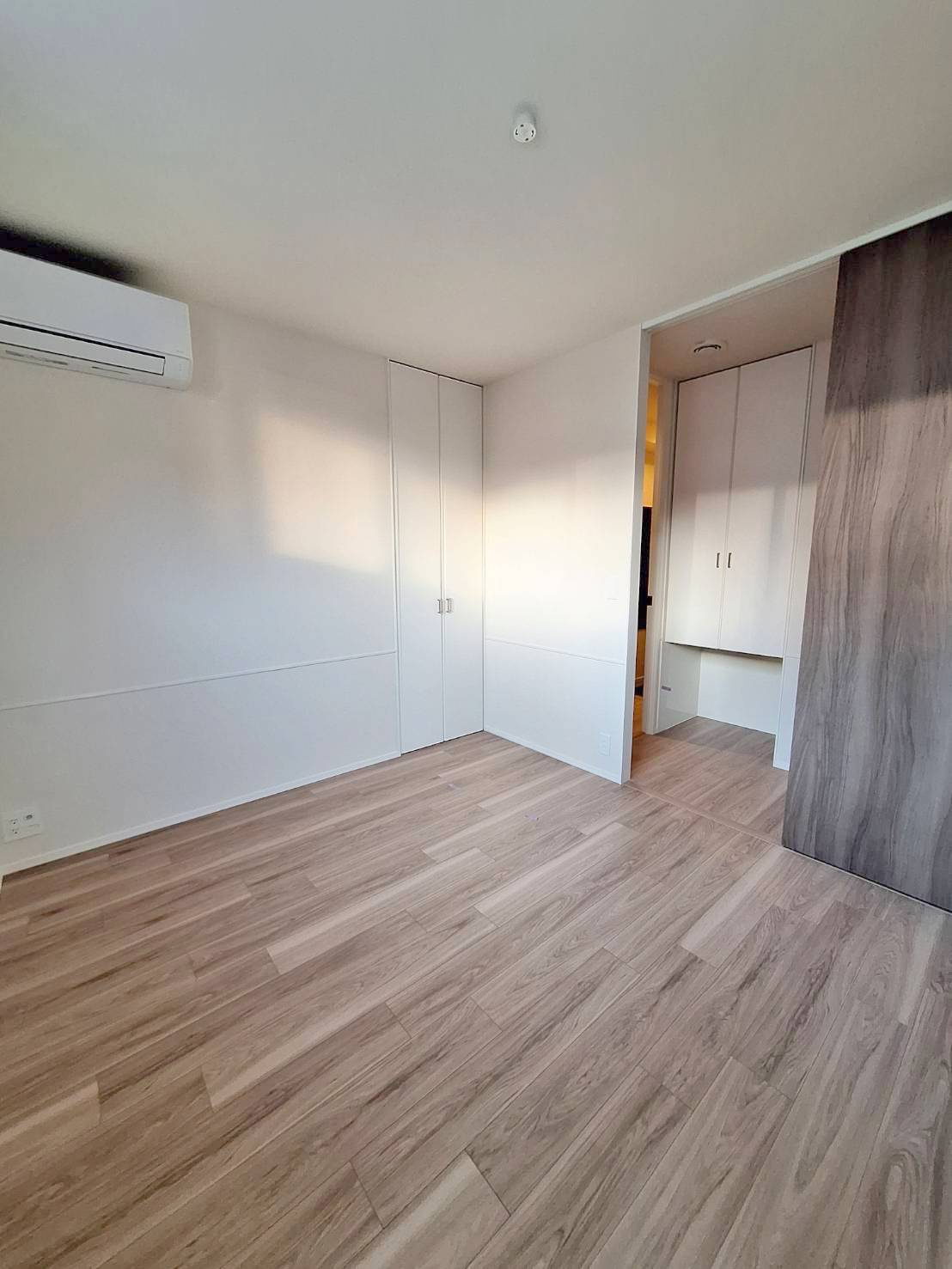 ＴＨＥ　ＷＩＮＤの洋室