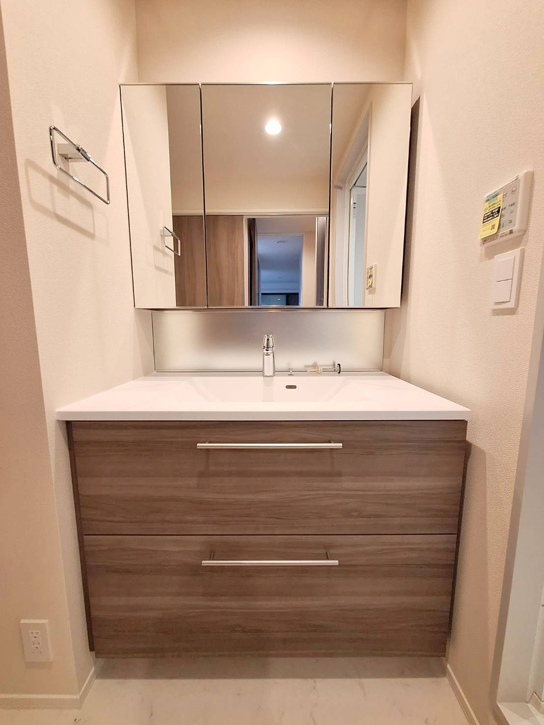 ＴＨＥ　ＷＩＮＤの独立洗面台