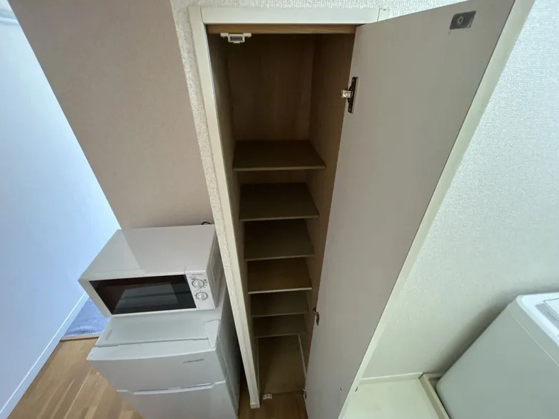 レオパレスウォーターレイの玄関