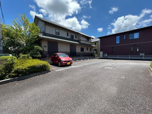 レオパレスウォーターレイの駐車場|画像6