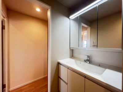 【独立洗面台】 | グラン・ドムール北野田