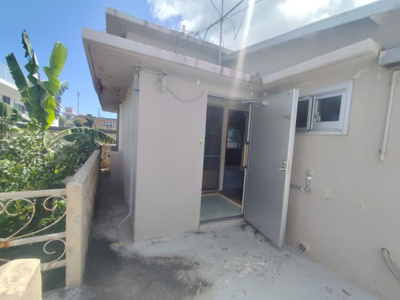 【エントランス】 | 大城氏貸室