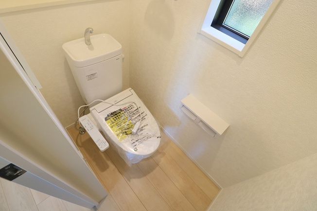 【トイレ】 | 富士見市水子　新築一戸建住宅　全3棟　(ふじみ野店) | 【2026年1月撮影】
トイレは1階・2階の2か所にございます。