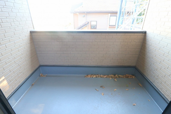 【バルコニー】 | 富士見市水子　新築一戸建住宅　全3棟　(ふじみ野店) | 【2026年1月撮影】
インナーバルコニーで急な雨でも心配ありません。