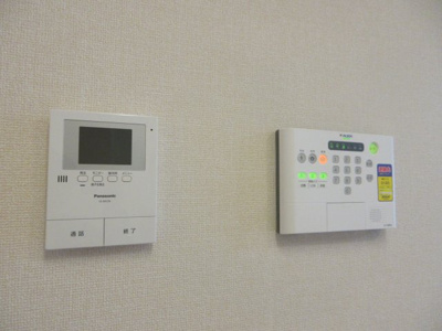 【設備】 | ケイズコートB | モニタ付きインターホン・ALSOKホームセキュリティ