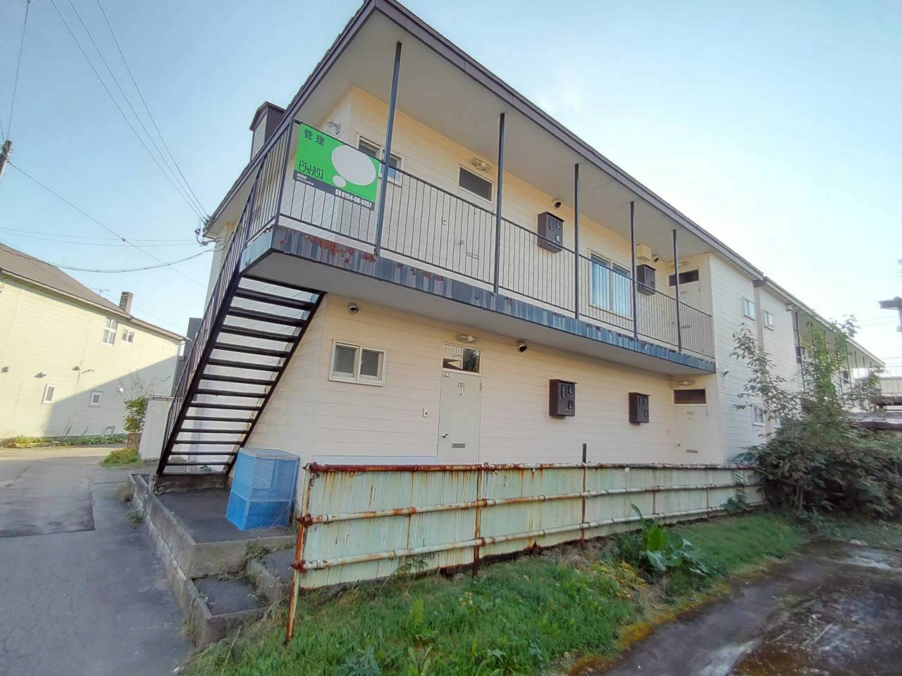 ル・エル川北の外観