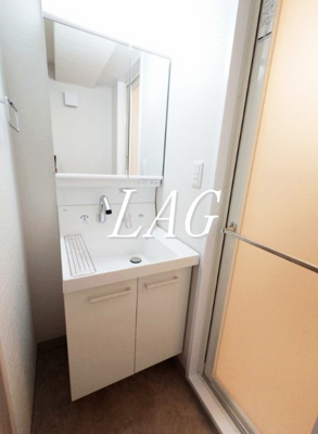 【洗面所】 | コーポ代々木上原 | 独立洗面台です。