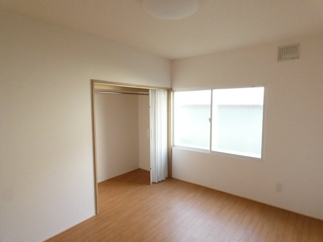 白百合マンション２号棟の洋室