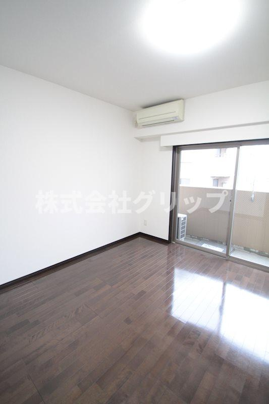 ロアール溝口駅前の洋室