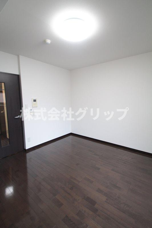 ロアール溝口駅前の洋室