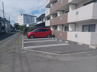 【駐車場】 | ガーデンコート