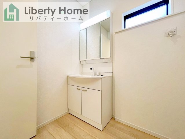 結城市結城第43　新築戸建　6号棟の独立洗面台