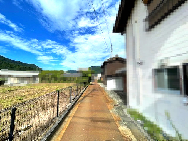 高島市マキノ町西浜269坪土地の前面道路含む現地写真