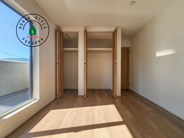 大野城市緑ヶ丘4丁目第3-1棟（1号棟）　の収納|洋服や大きな荷物が多い方や人数の多いご家族などは、一般的なクローゼットよりもウォークインクローゼットのほうが使い勝手が良いです。